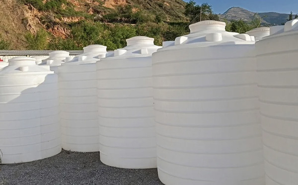 化工液体储存注意事项——选对PE天祝塑料桶避免安全隐患